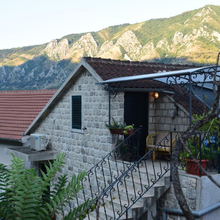 Captain's House in Dobrota - Loft - 10