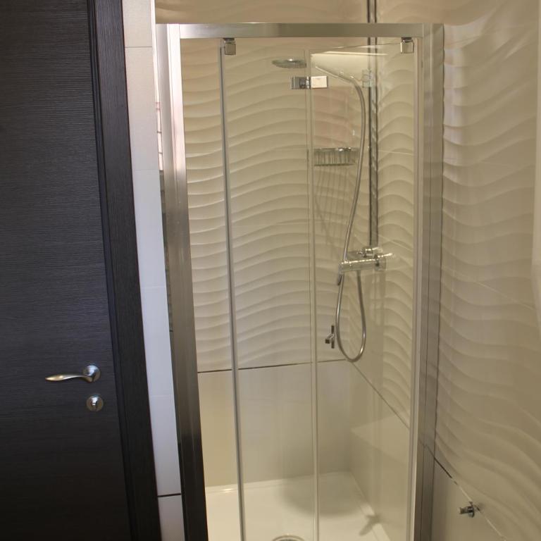B&B Villa Mirella - Camera Tripla con Bagno Privato - 7