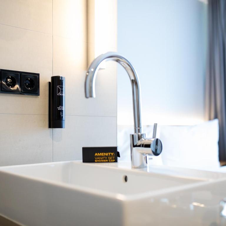 mk | hotel münchen city - Zimmer mit Kingsize-Bett - 1