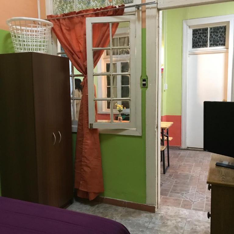 Hostal Tricontinental - Habitación Doble Estándar con baño compartido - 1