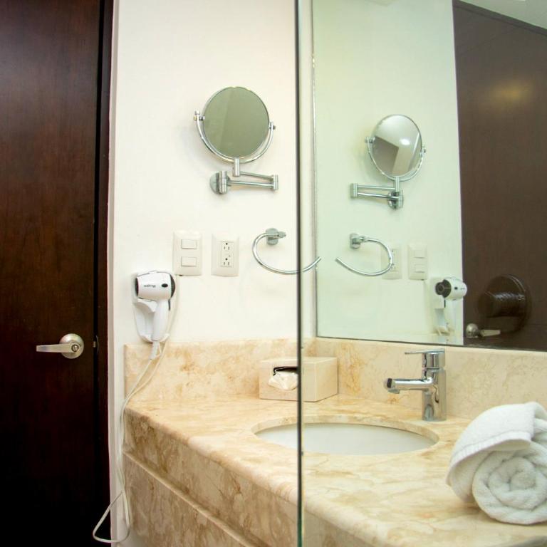 Mesón de la Luna Hotel & Spa - Superior Deluxe Room with Mini Refrigerator and Garden View, 2 double beds - 14
