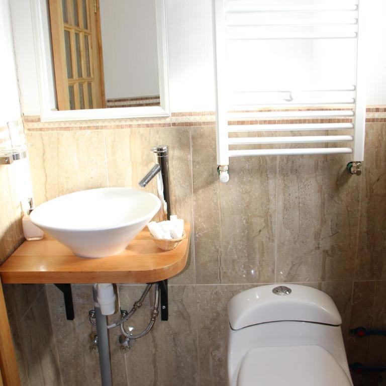 Hostal Fernando de Magalhaes - Habitación Familiar con baño - 14