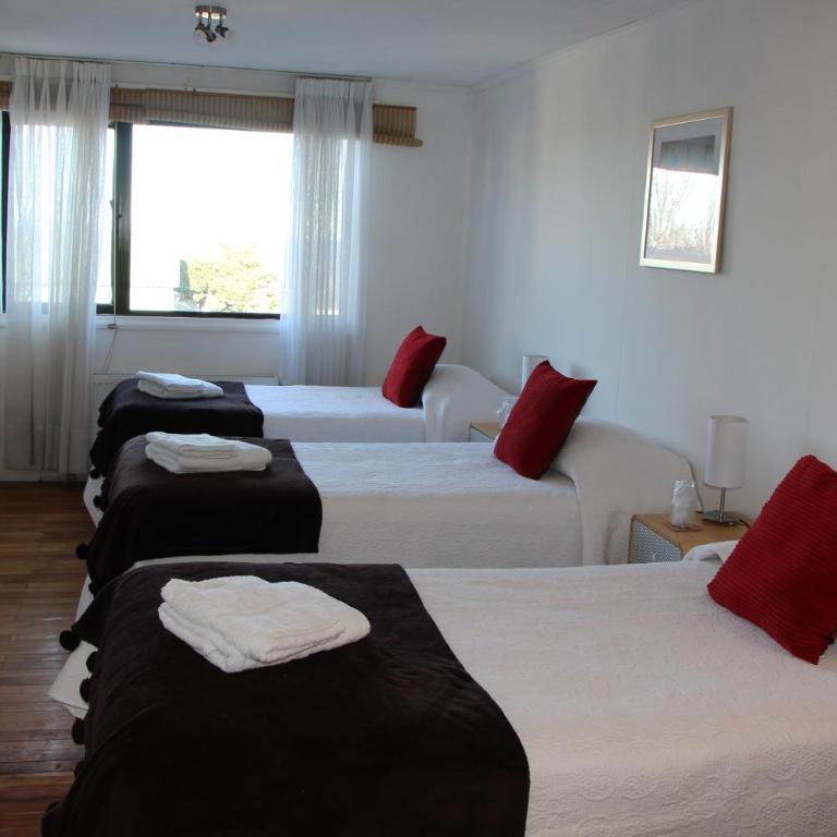 Hostal Fernando de Magalhaes - Habitación Familiar con baño - 3