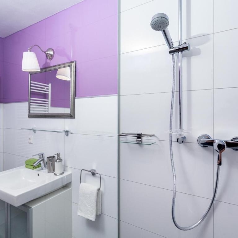 The Green House - Luxury Apartments - Studio with Balcony (1-4 Adults) - 6
