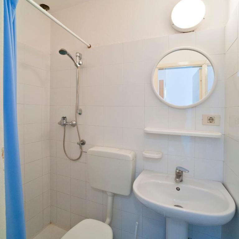 Camping Cisano - San Vito - Bungalow (4 Adulti) - 4