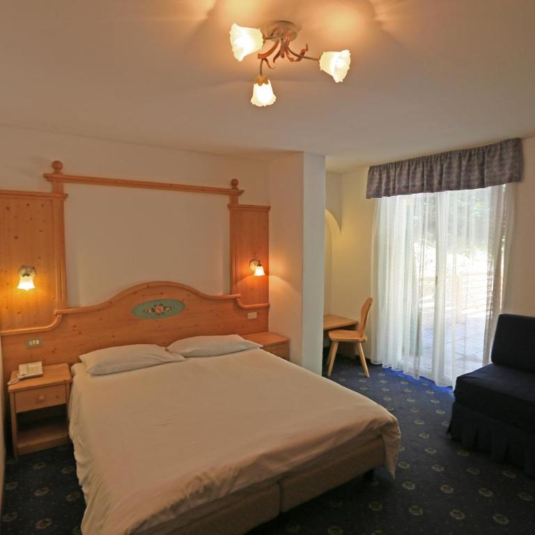 Hotel Valacia - Camera Tripla Classic - 4
