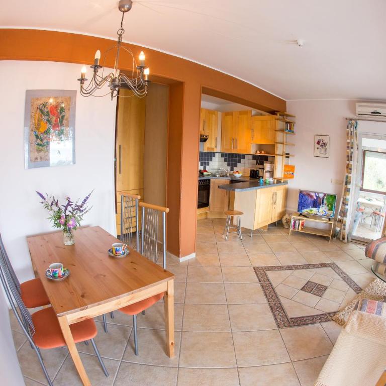 Apartments Mirian - Comfort Two-Bedroom Apartment with Sea View - 4