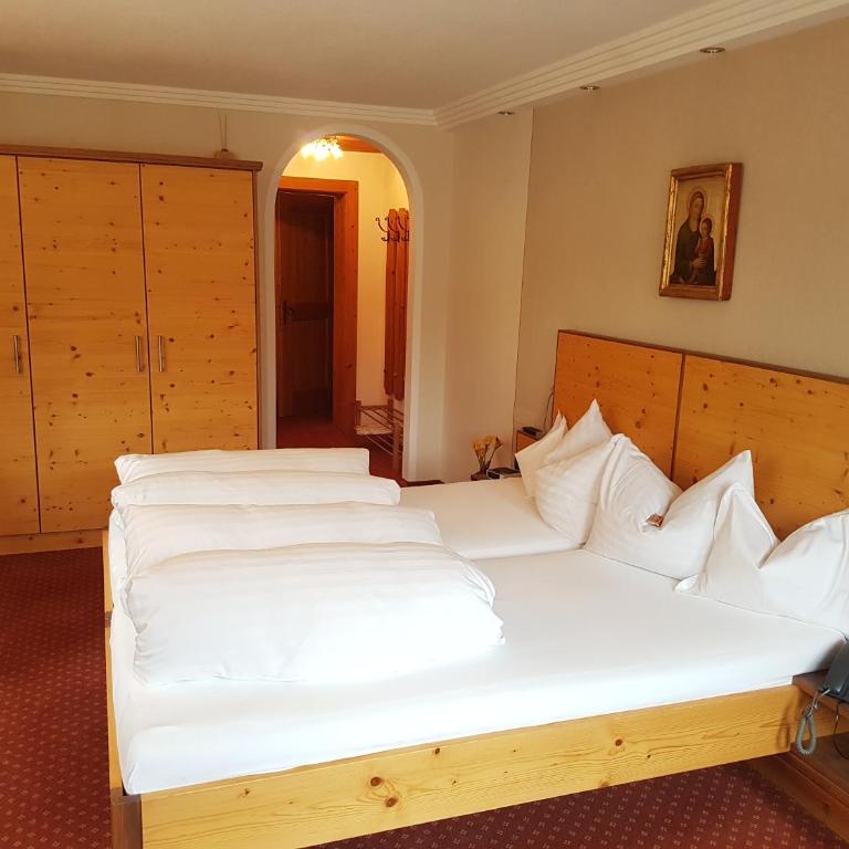 Hotel Ehrenreich - Deluxe Doppelzimmer - 7