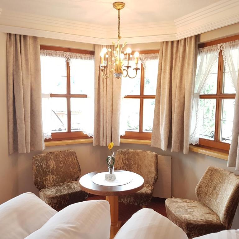 Hotel Ehrenreich - Deluxe Doppelzimmer - 9