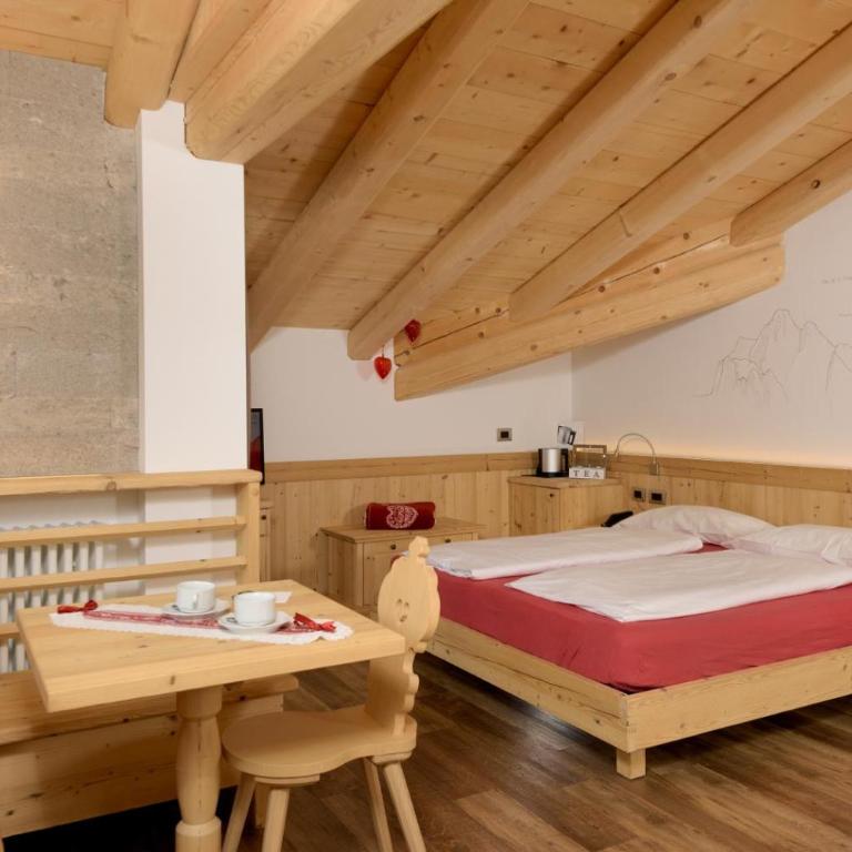 Hotel Garni Lastei - Camera King Deluxe - 11