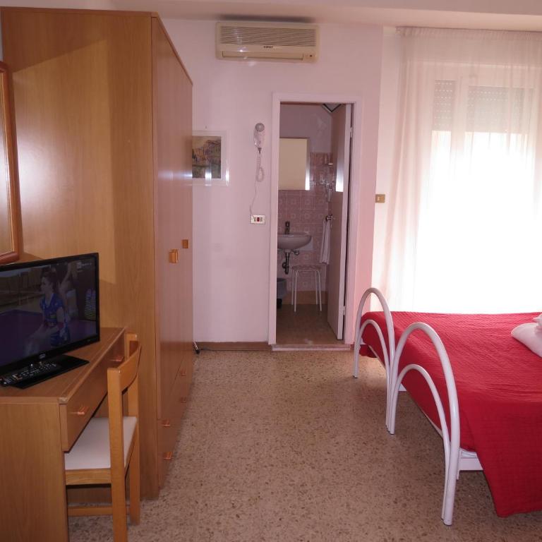 Hotel Gemini - Camera Quadrupla Economy - 5