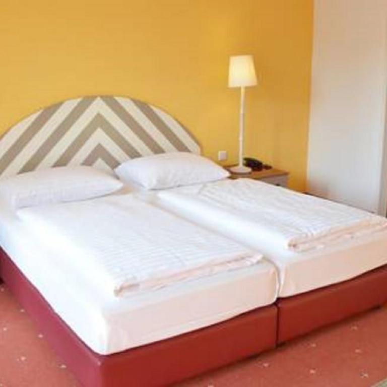 Hotel Neutor Express - Comfort Doppelzimmer mit Balkon - 6