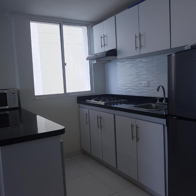 Espectaculares Vistas, Edificio Nautilus, Barrio El Laguito. - Three-Bedroom Apartment with Ocean View - 82