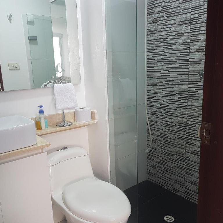 Espectaculares Vistas, Edificio Nautilus, Barrio El Laguito. - Three-Bedroom Apartment with Ocean View - 77