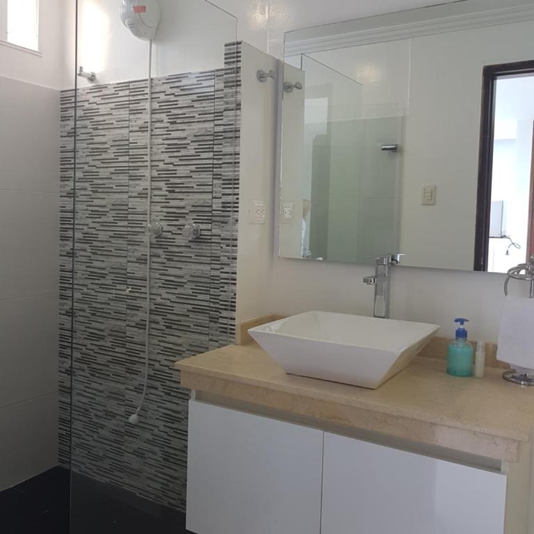 Espectaculares Vistas, Edificio Nautilus, Barrio El Laguito. - Three-Bedroom Apartment with Ocean View - 71