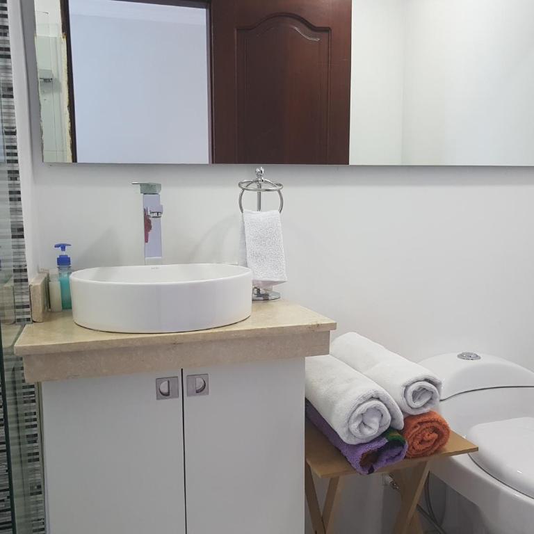 Espectaculares Vistas, Edificio Nautilus, Barrio El Laguito. - Three-Bedroom Apartment with Ocean View - 73