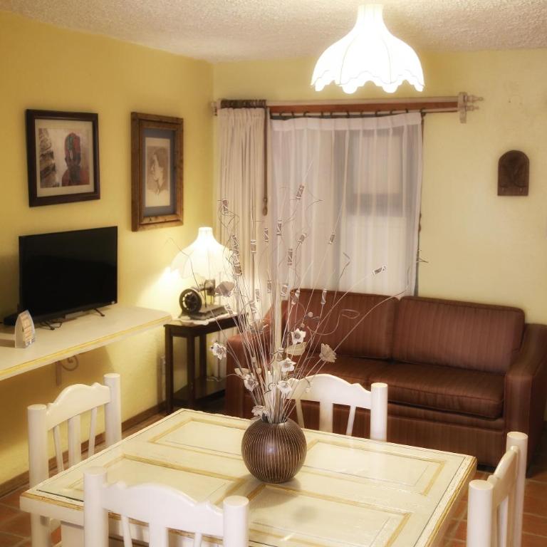 El Meson de los Poetas - Two-Bedroom Suite - 9