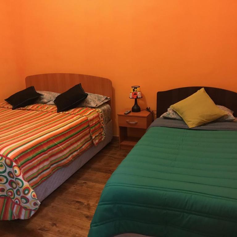 Hostal Tricontinental - Habitación Triple Económica con baño compartido - 5