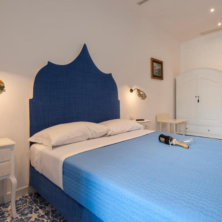 Surriento Suites - Camera Deluxe Matrimoniale con Vista Mare - 5