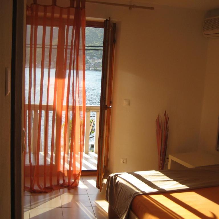 Apartment Aleksandar - Apartment with Balcony - 29