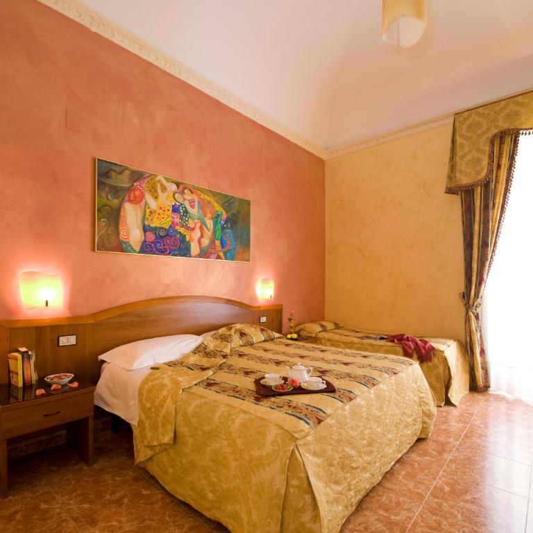 Hotel Joli - Camera Tripla - 2