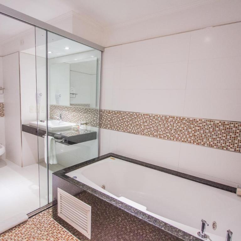 Carnaval Hotel Casino - Suite con vistas al río - 3