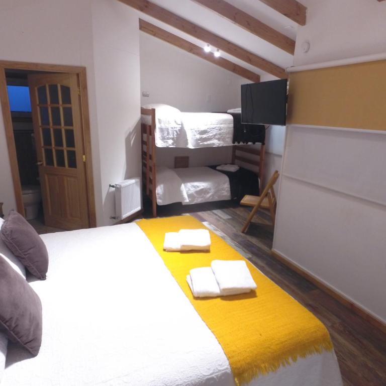 Hostal Fernando de Magalhaes - Habitación Familiar con baño - 8