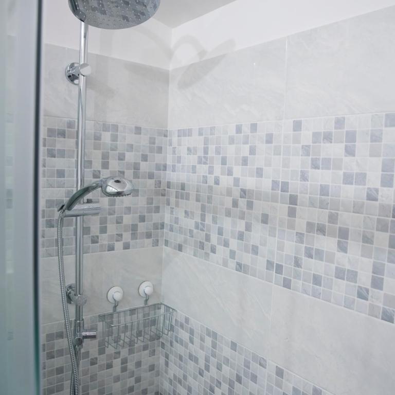 Tourist's home - Apartment - 22