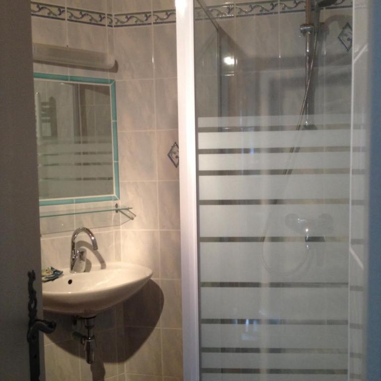Gîte et chambres d'hôtes "La Tourtette" 12 pers - Small Double Room - 2