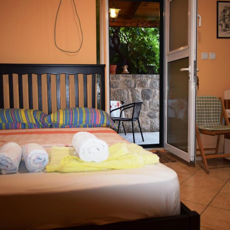 Captain's House in Dobrota - Apartment with Garden View - 5