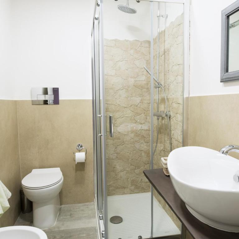 Dimora Partenopea - Double Room with Balcony - 4