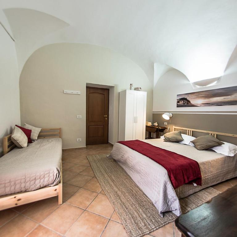 B&B Finalex - Camera Tripla con Vista Giardino - 5