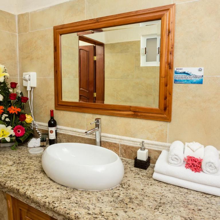 Hotel La Joya Isla Mujeres - King Suite with Sea View - 5