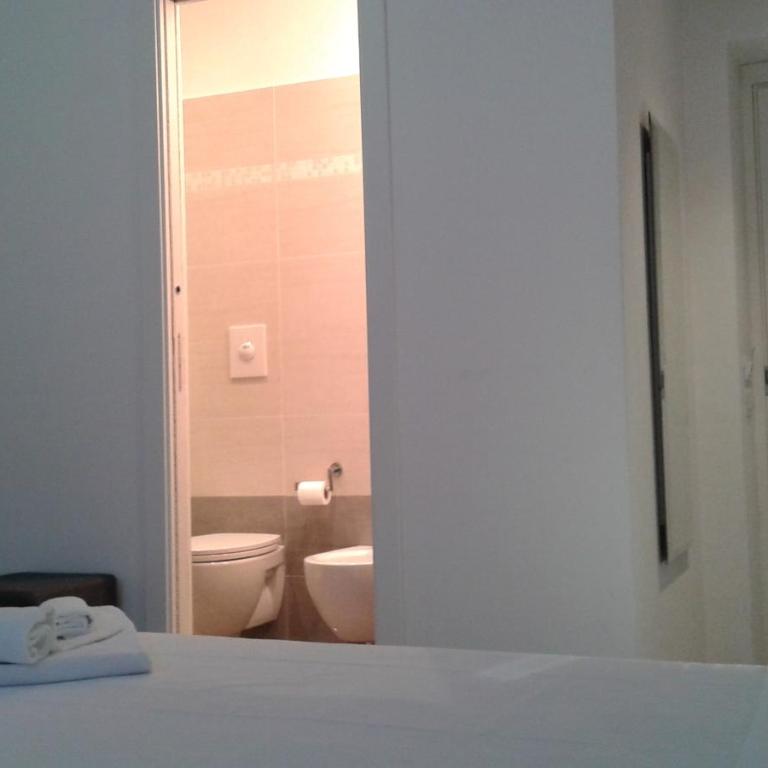 Holidays in Rome - Guesthouse - Camera Matrimoniale Superior - 13