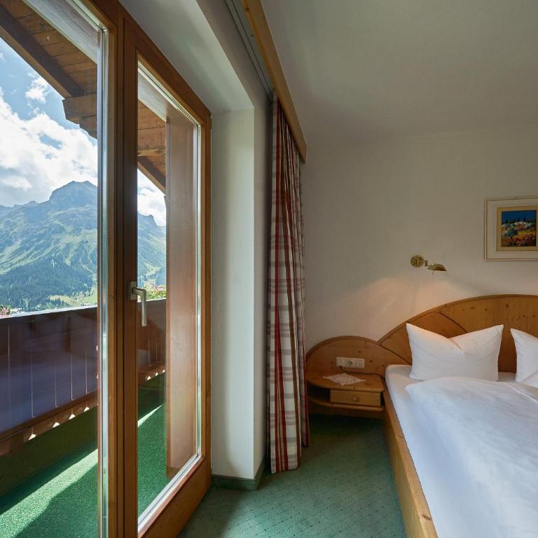 Pension Bergland - Doppelzimmer mit Balkon - 1
