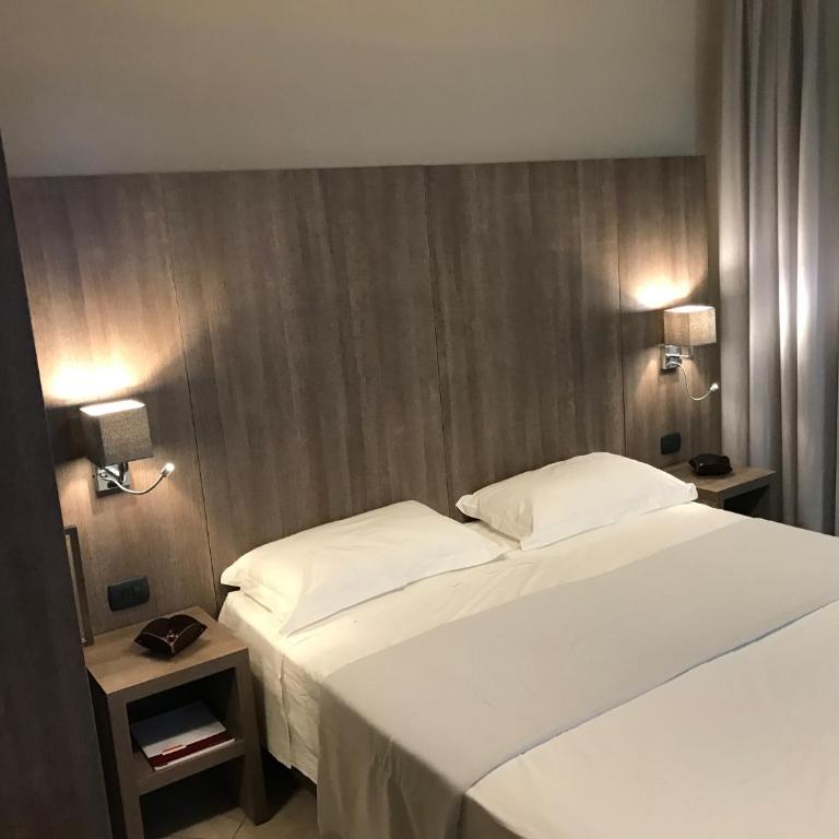 Napoli Com'era - Double Room with Balcony - 28