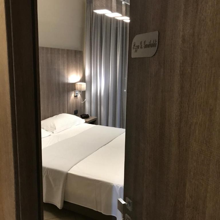 Napoli Com'era - Double Room with Balcony - 25