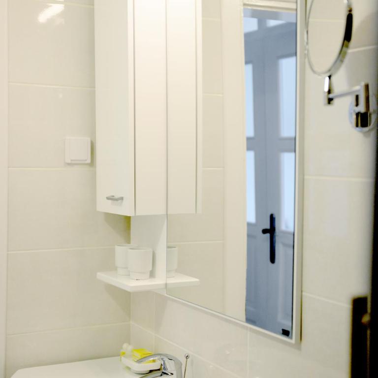 Hotel Sanja former Oliva - Dvokrevetna Soba sa Bračnim Krevetom - 4