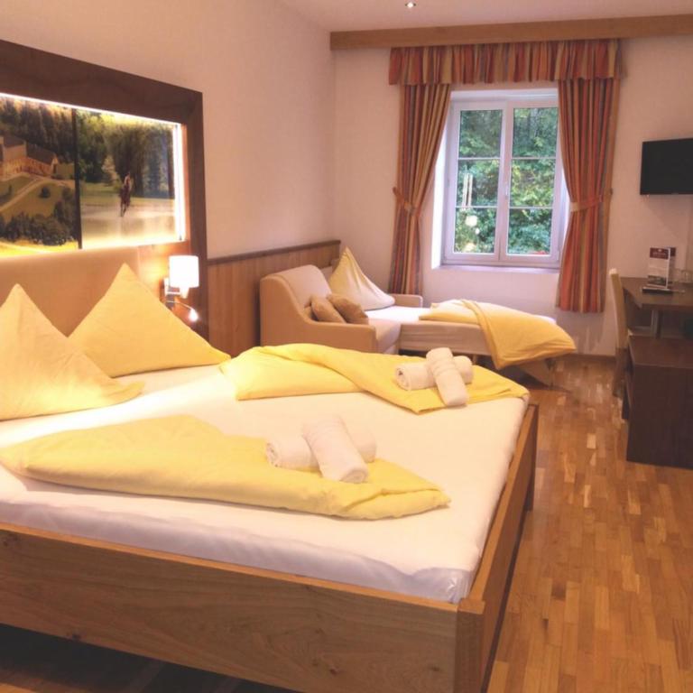 Gut Drasing - Dreibettzimmer - 4