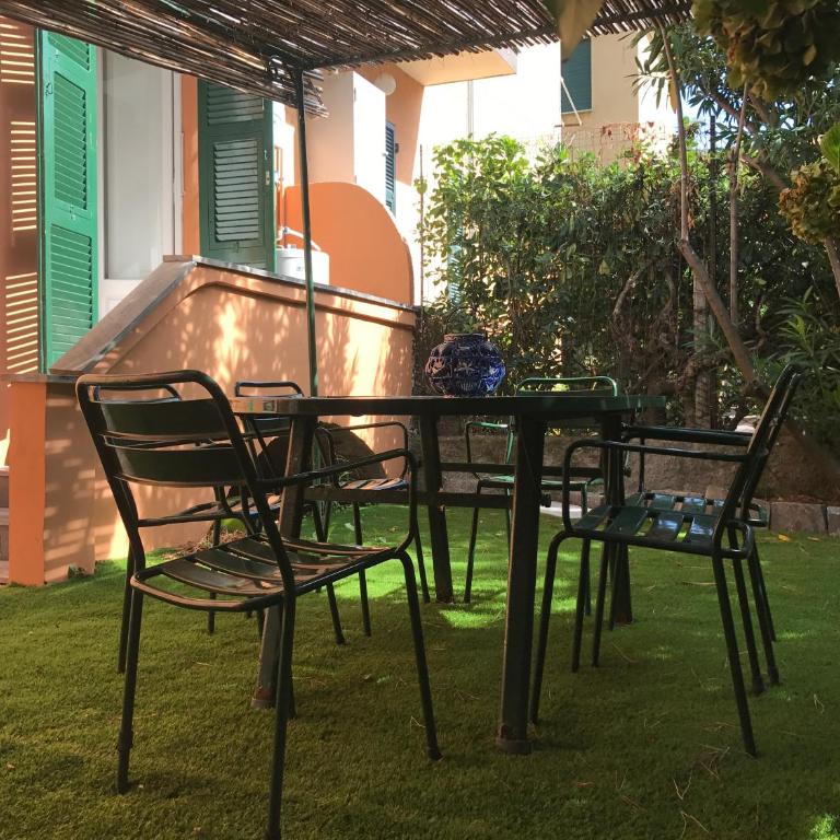 Affittacamere LevantoMare - Camera Matrimoniale con Patio - 1