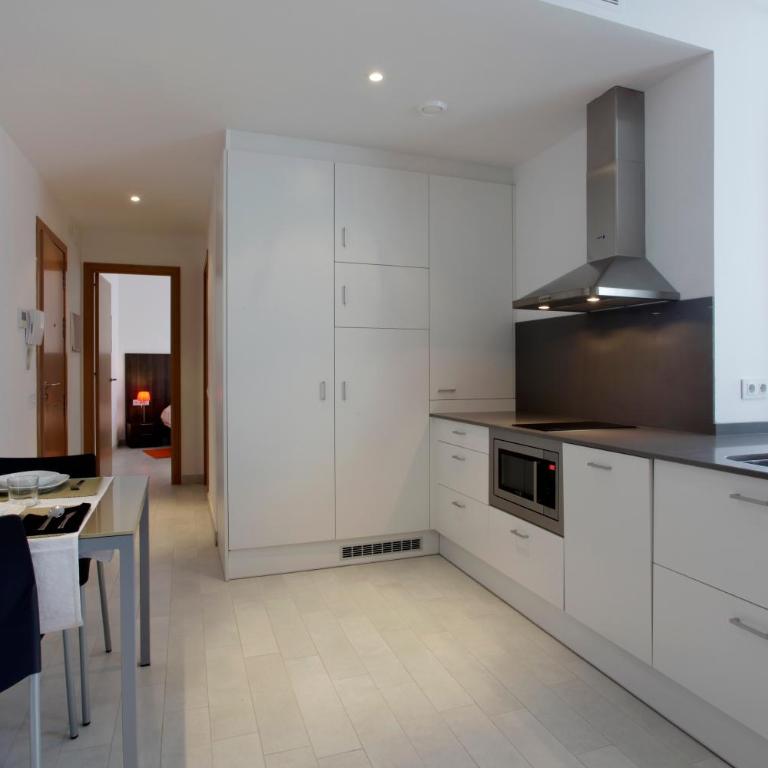 Fisa Rentals Les Corts Apartments - Apartment with Balcony - 2