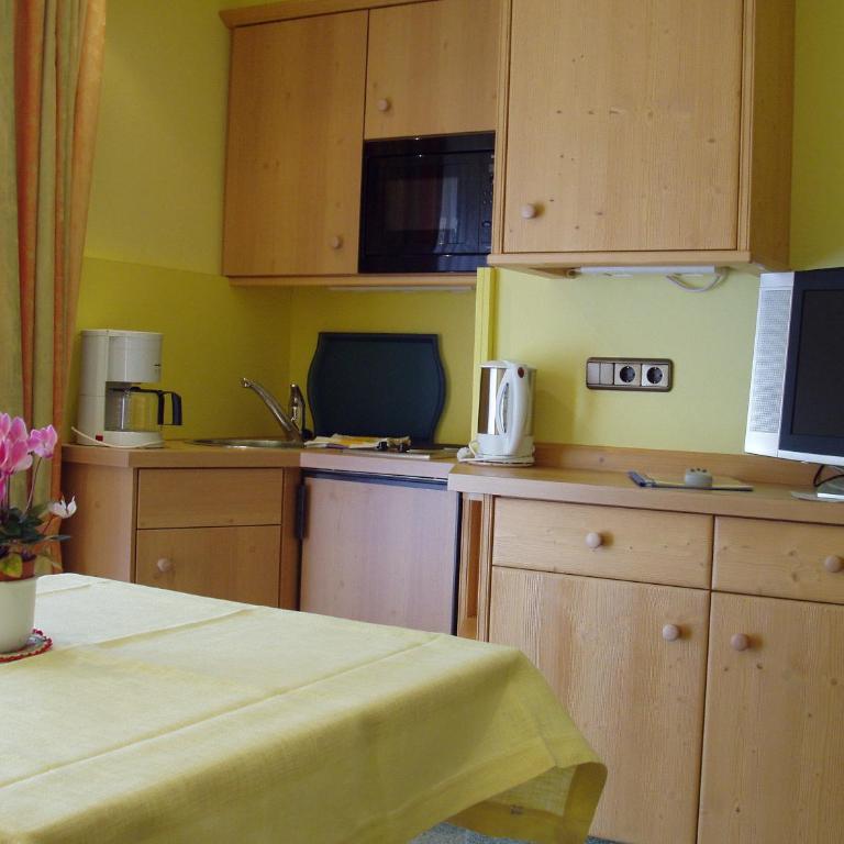 Gästehaus zur Färbe Apartments - Studio-Apartment mit Balkon - 1