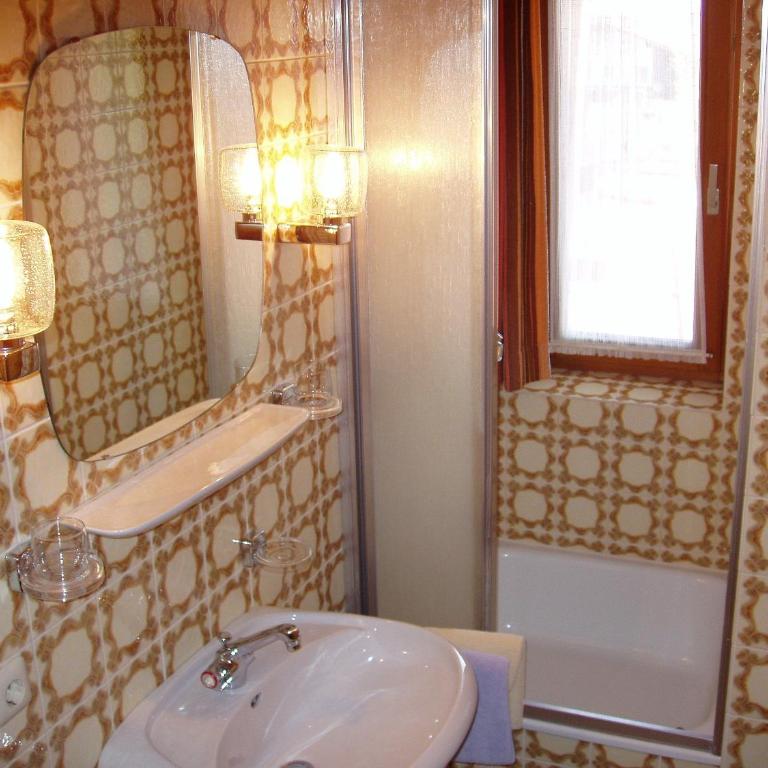 Gästehaus zur Färbe Apartments - Apartment mit 1 Schlafzimmer und Terrasse - Dachgeschoss - 4