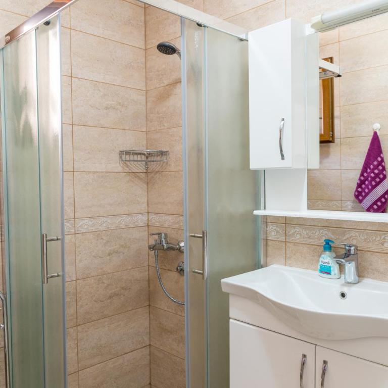 El Mar House - Two-Bedroom House - 24