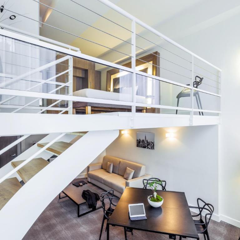 Novotel SPA Rennes Centre Gare - Suite Duplex avec 1 Lit Double et 1 Canapé - 9