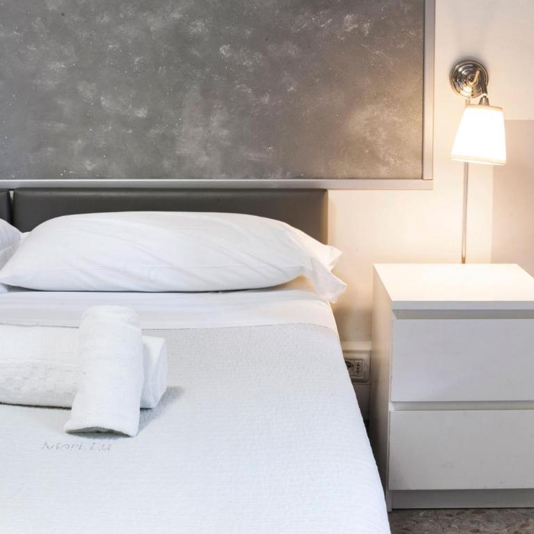 Melody House - Camera Familiare con Bagno Privato Esterno - 2