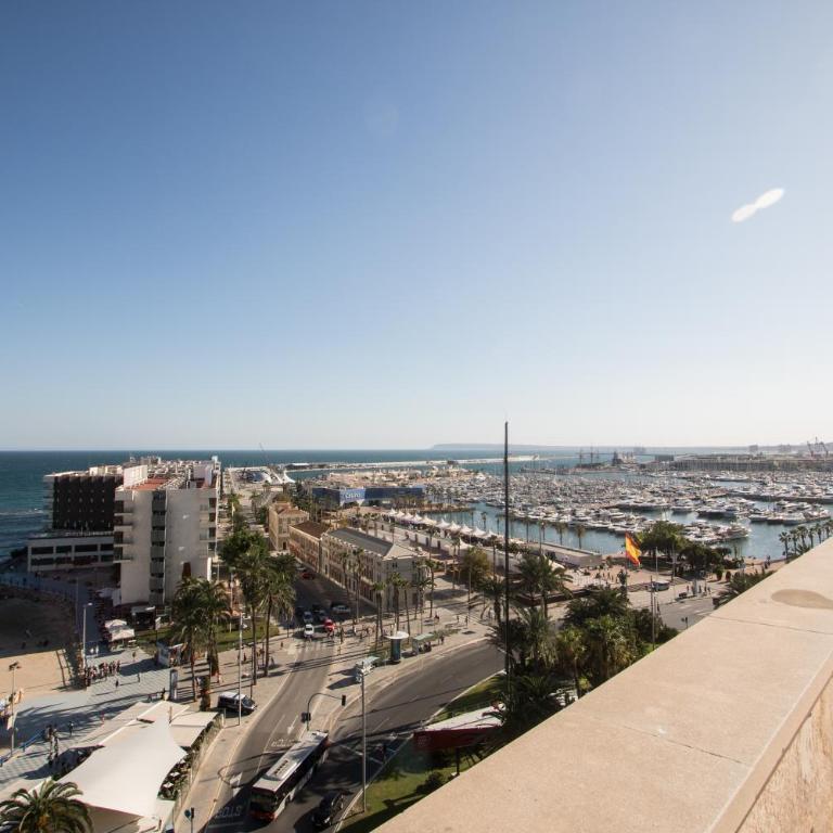 BEACH, CITY CENTER AND ENTERTAINMENT - Standard Apartment - 34