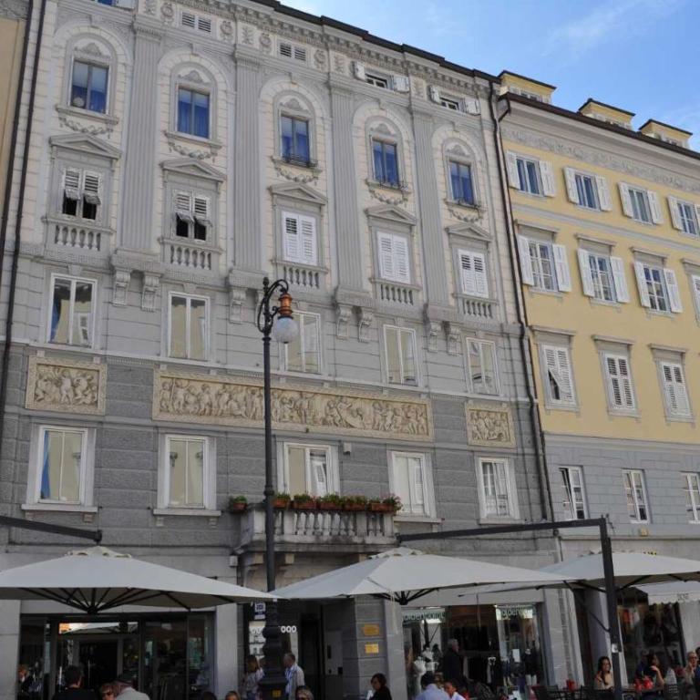UNICA nel cuore storico di Trieste - Camera Matrimoniale con Bagno Privato - 14