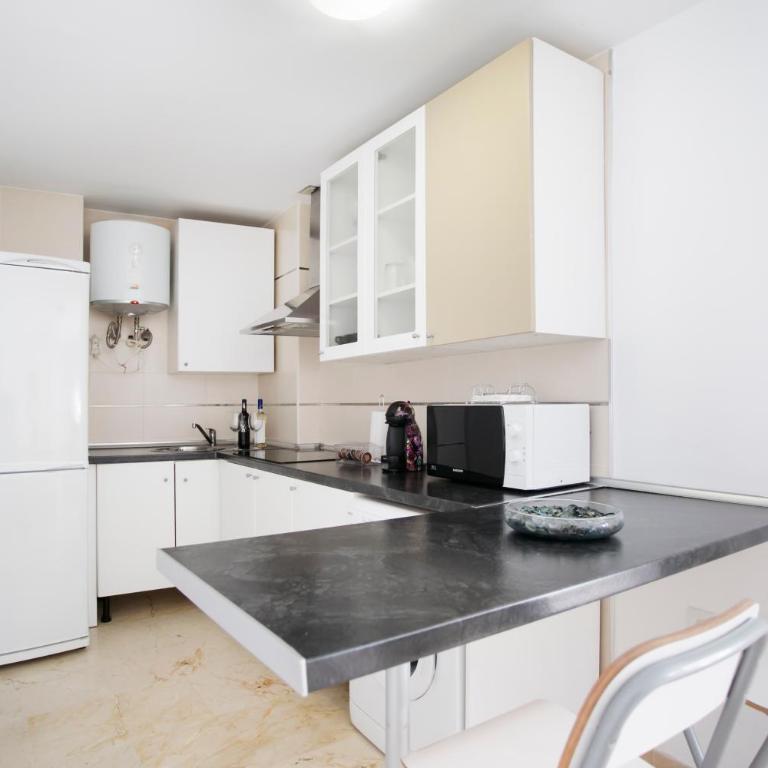 Apartamentos Salamanca - Apartment with Balcony - B2B - 2