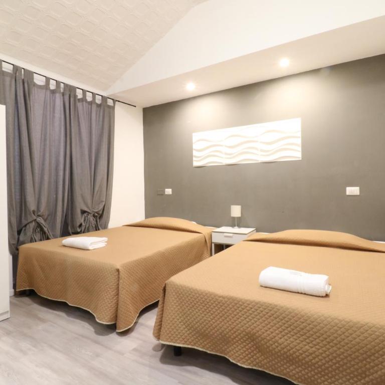 Guest House Minas - Quadruple Room with Private Bathroom - 2